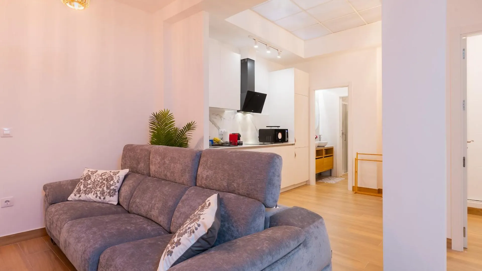 New And Modern - Plaza Nueva - Pedestrian Street Apartment Seville