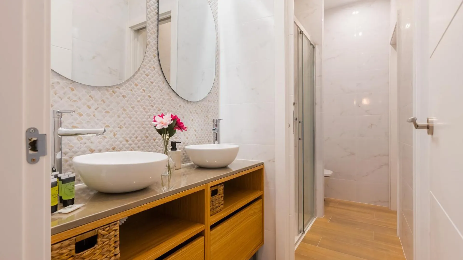New And Modern - Plaza Nueva - Pedestrian Street Apartment Seville 0*,  Spain