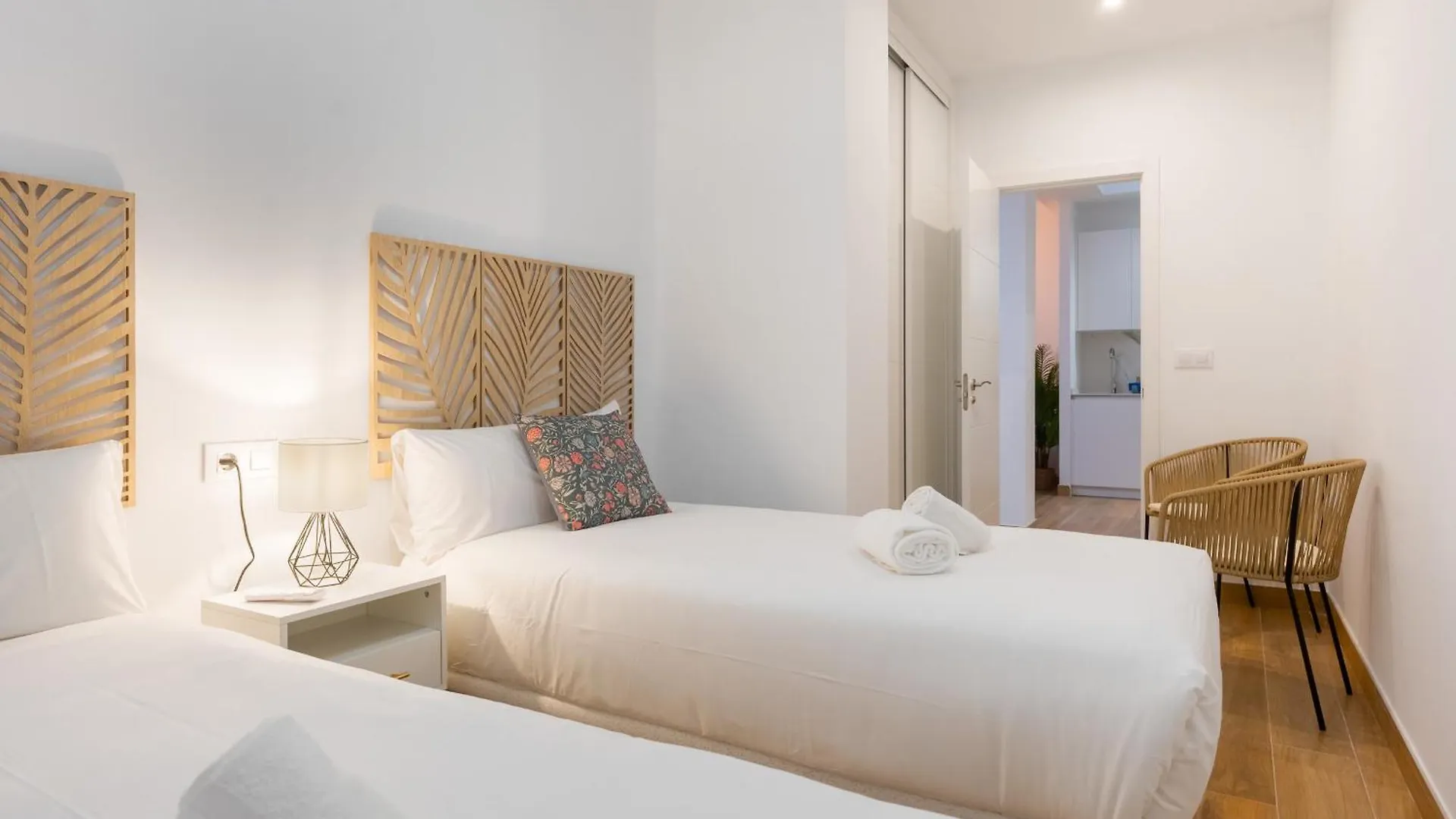New And Modern - Plaza Nueva - Pedestrian Street Apartman Sevilla 0*,